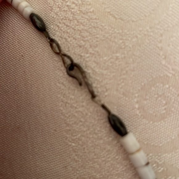 Vintage tri color puka shell necklace (middle beads darker than pic shows) (mlb) - Picture 6 of 6